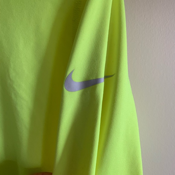 Nike Dry Fit bright neon yellow running top - Picture 3 of 8